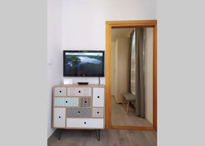 Try To Live Small In Center ! Apartamento