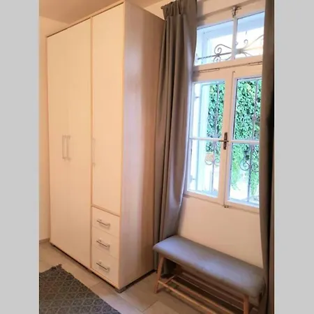 Try To Live Small In Center ! Apartment