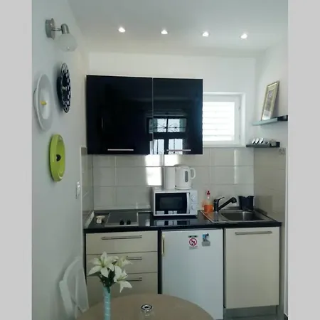 Try To Live Small In Center !